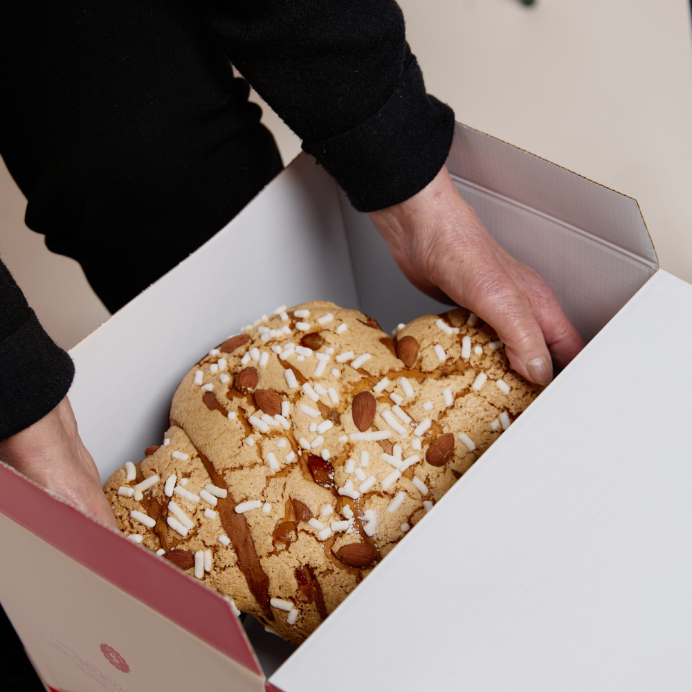 Handgemachte Oster-Colomba (1000 g)