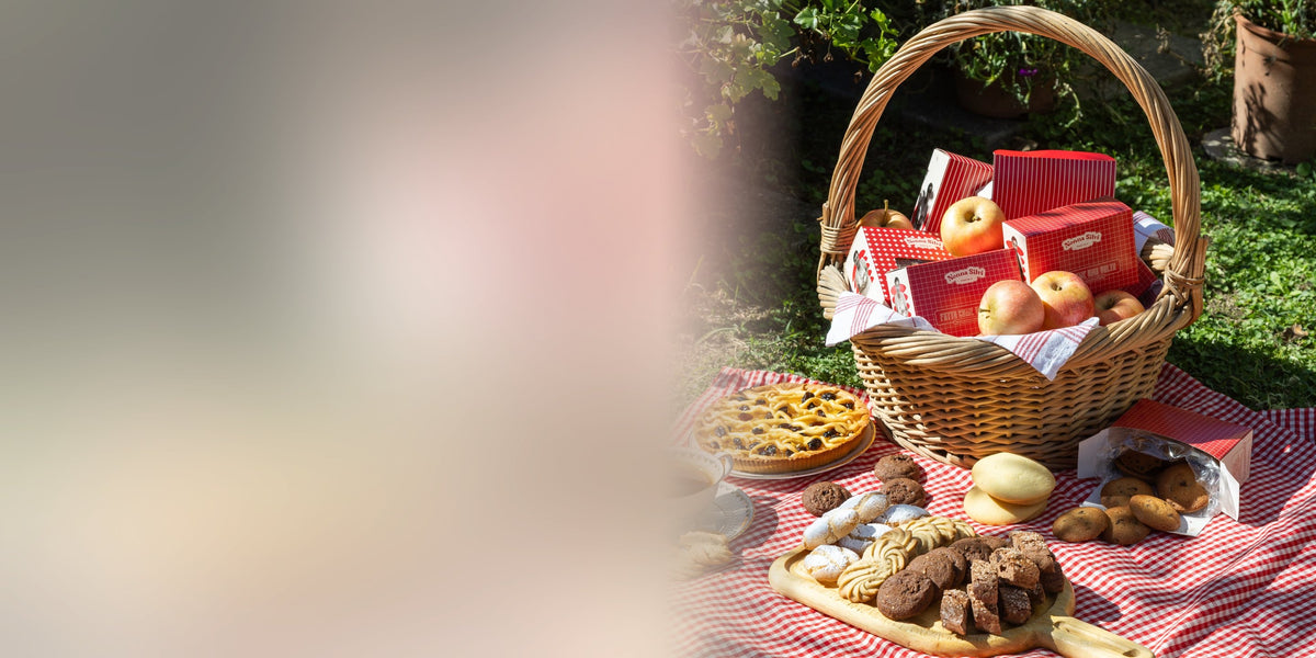 Box Assaggi d'Autunno Nonna Silvi in un cestino da picnic